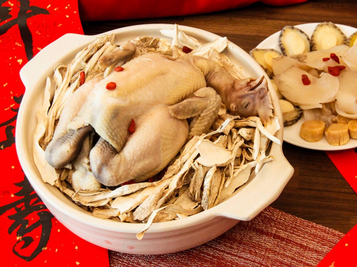 松茸菇干貝燉雞